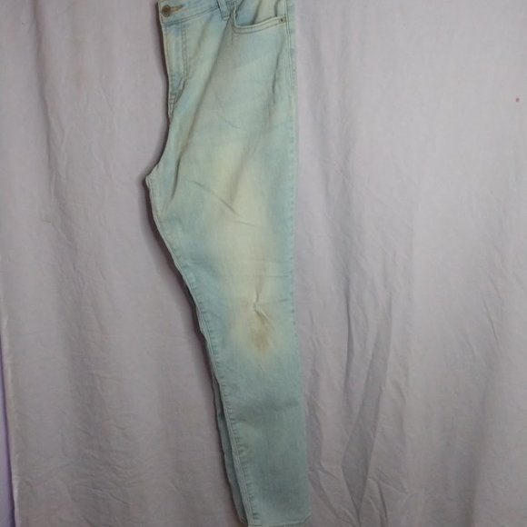 OLD NAVY MIDRISE SUPER SKINNY LIGHT BLUE JEANS - Picture 2 of 5